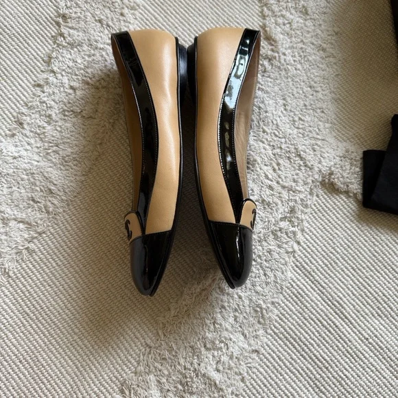 CHANEL Black and Cream Loafers 37.5 6.5 - Picture 7 of 11